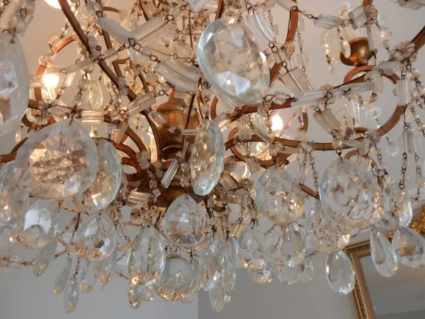 1950 ′ Chandelier Cage Italy with 12 Lights Golden Wood And Crystal Diameter 90 X H 100 cm