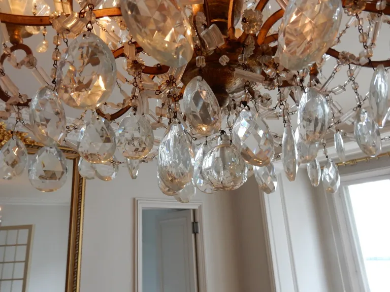 1950 ′ Chandelier Cage Italy with 12 Lights Golden Wood And Crystal Diameter 90 X H 100 cm