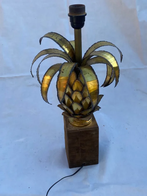1970′ Pineapple Lamp In Golden Oxidized Iron Maison Jansen H 51 Cm