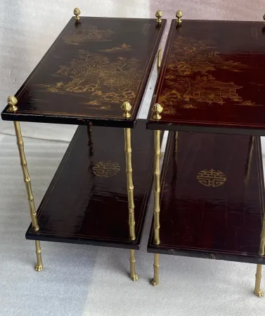 1950′ Paire de Tables Maison Baguès Décor Bambou en Bronze Doré Avec Plateaux Laque de Chine 65 X 32,5 X H 59 cm