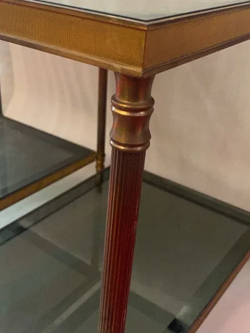 1950/70′ Paire De Bouts De Canapés En Laiton à 2 Niveaux Maison Jansen Plateaux Verre Fumé 56 X 40 X H 54 cm