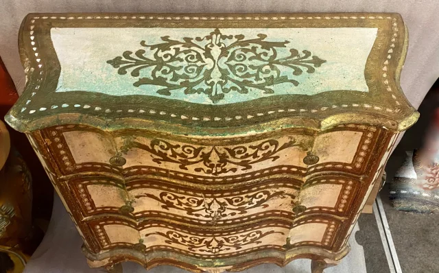1970′ Crossbow Commode 3 Drawers Golden Wood Italian Renaissance Style 78 X 32 X H 78 cm