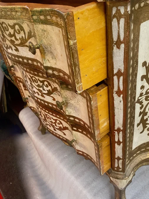 1970′ Crossbow Commode 3 Drawers Golden Wood Italian Renaissance Style 78 X 32 X H 78 cm