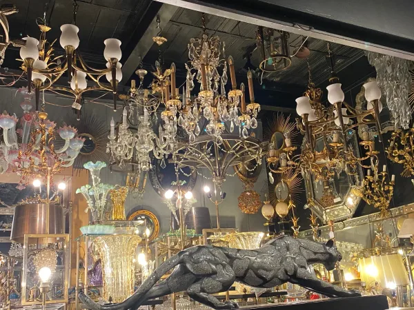 1920/50′ Paire De Lustres Bronze et Laiton Avec Flèche Style Arbus Par Maison Jansen 6 Ampoules