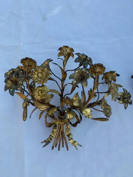 1880′ Pair of Sconces in Patinated Gilt Bronze with Floral Decor 5 Arms of Light
