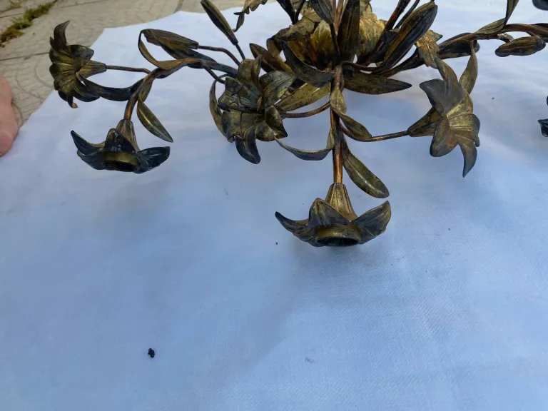 1880′ Pair of Sconces in Patinated Gilt Bronze with Floral Decor 5 Arms of Light