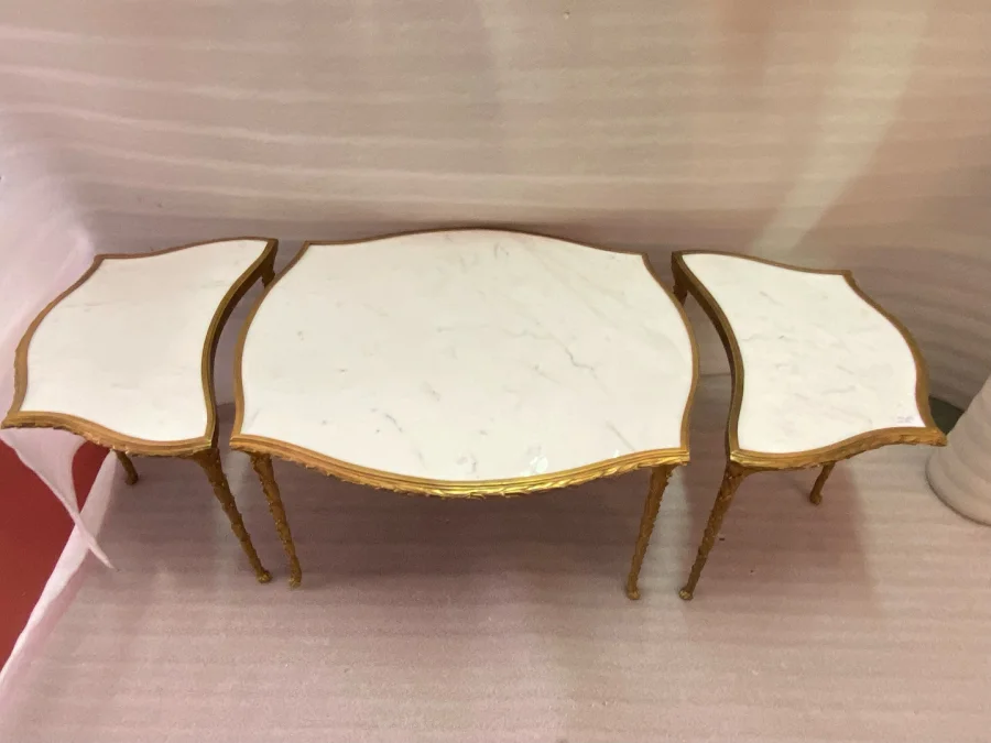 1970′ Tripartite Table Maison Charles Crossbow, Jansen Or Baguès Decor Palm Tree Gilt Bronze With White Marble Tops