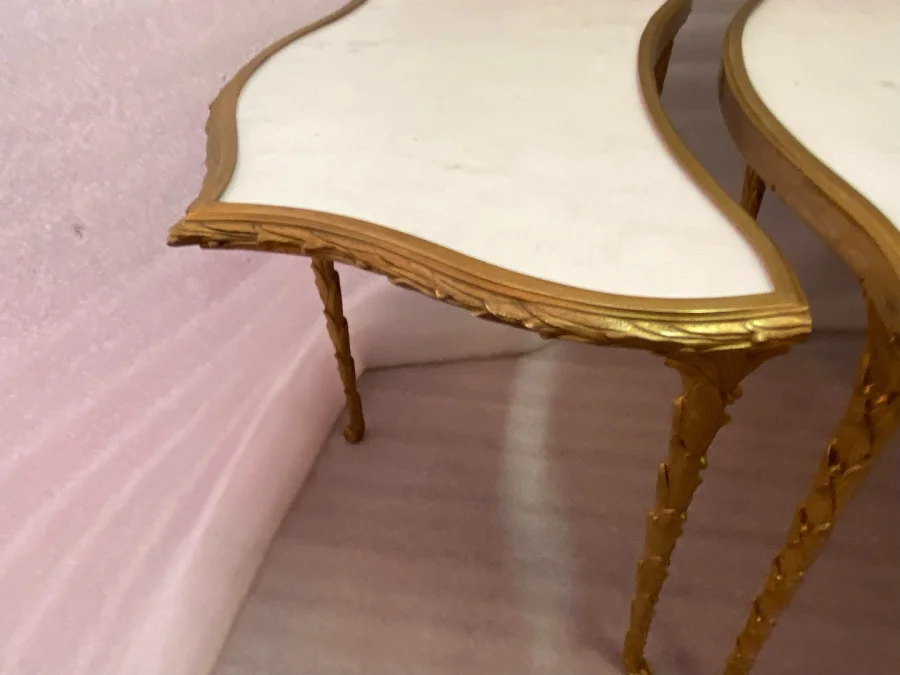 1970′ Tripartite Table Maison Charles Crossbow, Jansen Or Baguès Decor Palm Tree Gilt Bronze With White Marble Tops