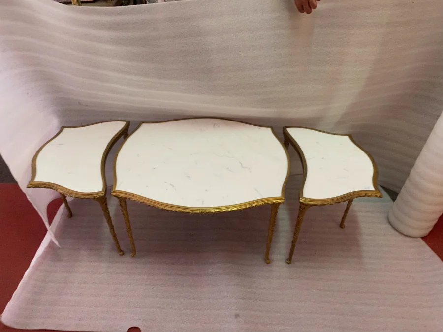 1970′ Tripartite Table Maison Charles Crossbow, Jansen Or Baguès Decor Palm Tree Gilt Bronze With White Marble Tops