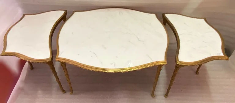 1970′ Tripartite Table Maison Charles Crossbow, Jansen Or Baguès Decor Palm Tree Gilt Bronze With White Marble Tops