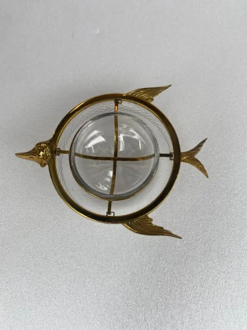 1970′ Nécessaire A Caviar Bronze Doré Et Cristal Avec Motif Esturgeon