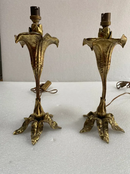 1900′ Pair Of Bronze Flower Lamps