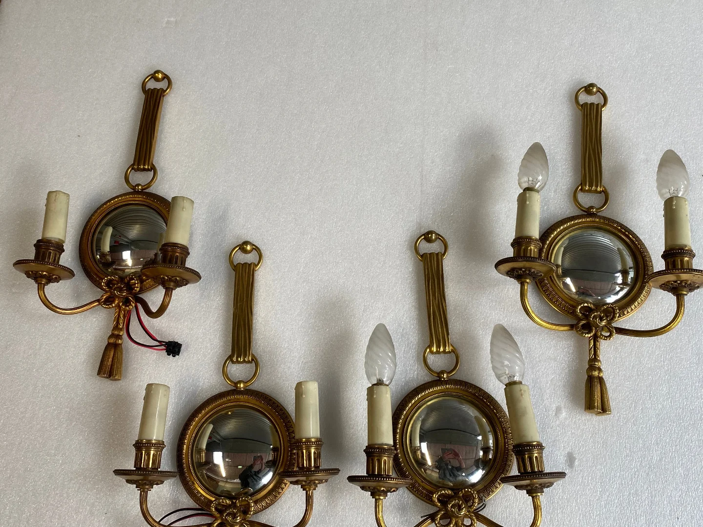 1950/70′ 2 Paires d’Appliques en Bronze Doré Avec Miroir Convexe Signées Petitot