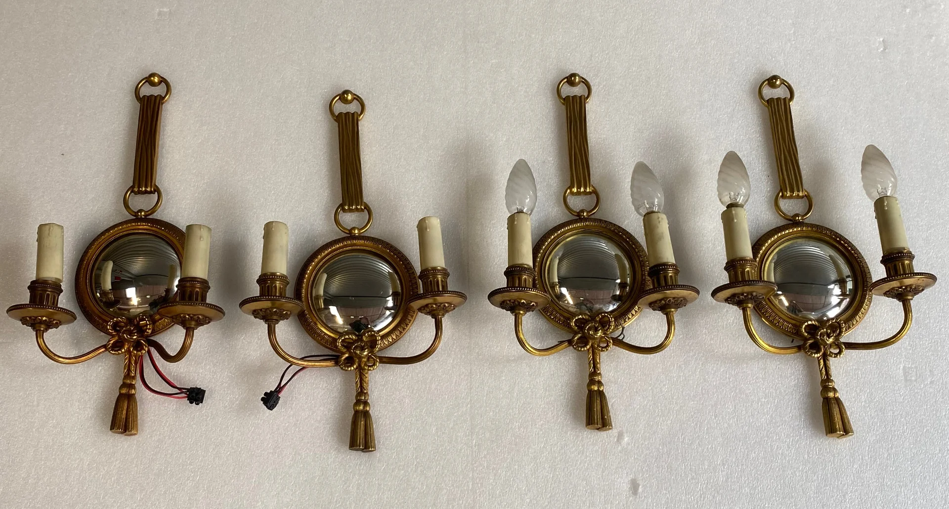 1950/70′ 2 Paires d’Appliques en Bronze Doré Avec Miroir Convexe Signées Petitot