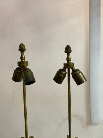 1970′ Paire De Lampes En Bronze Style Maison Charles Avec Oeuf En Bakélite Couleur Ambrée
