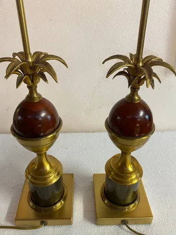 1970′ Paire De Lampes En Bronze Style Maison Charles Avec Oeuf En Bakélite Couleur Ambrée