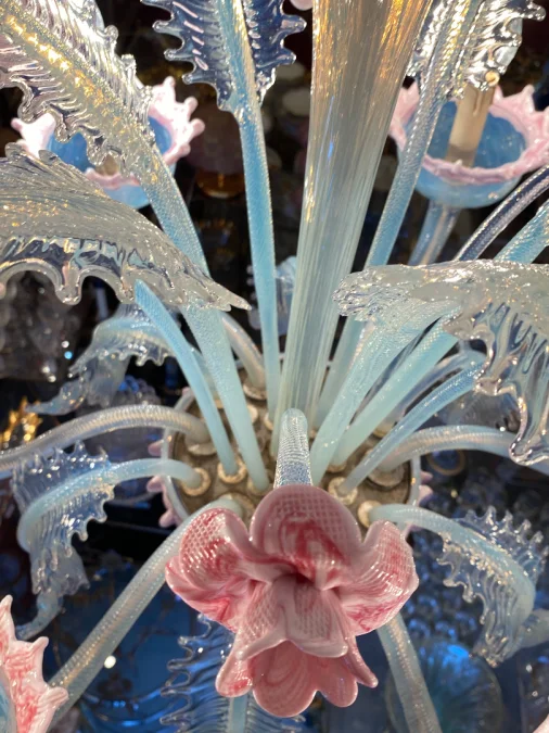 1950/70′ Murano Chandelier with 6 Arms of Light in Opalescent Blue Glass and Pink Glass Paste And Its Pair of Sconces