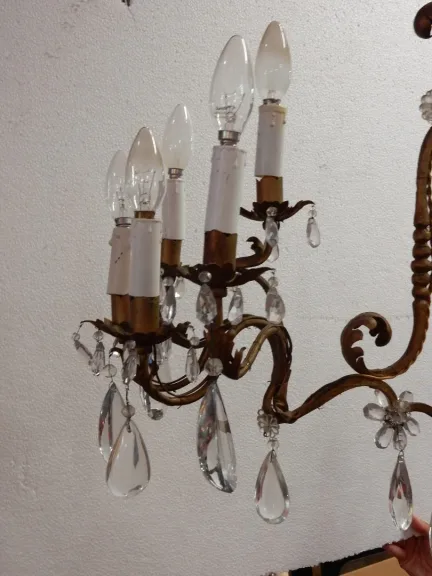 1950/70′ Lustre En Métal Doré 10 Ampoules Décor De Fleurs Style Maison Baguès