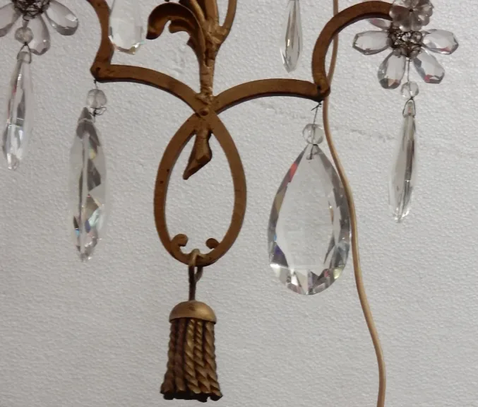 1950/70′ Lustre En Métal Doré 10 Ampoules Décor De Fleurs Style Maison Baguès