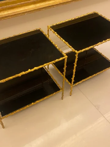 1970′ Paire de Bouts de Canapé En Bronze Doré Decor Végétal Maison Jansen Plateaux Verres Noircis
