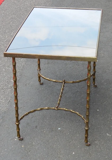 1970′ Table Basse à Roulettes Maison Baguès Décor Bambou en Laiton et Opaline