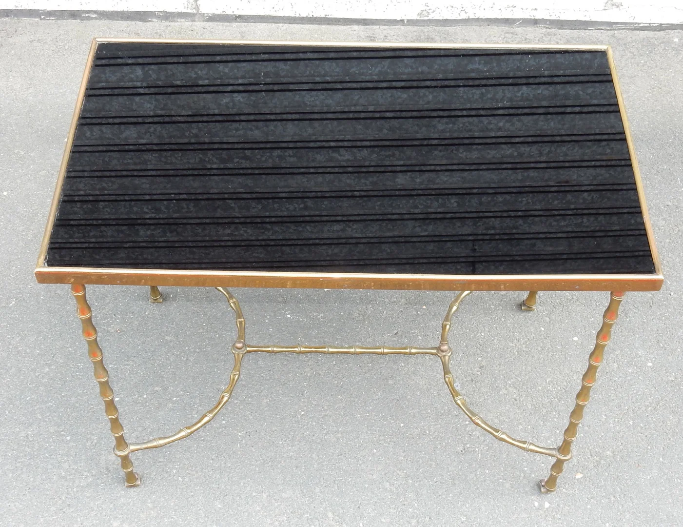 1970′ Coffee Table on Wheels Maison Baguès Bamboo Decor in Brass and Opaline