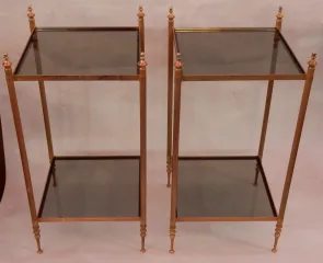 1970′ Paire d’Étagères Ou Sellettes En Laiton à 2 Niveaux Maison Baguès Plateaux Vitres