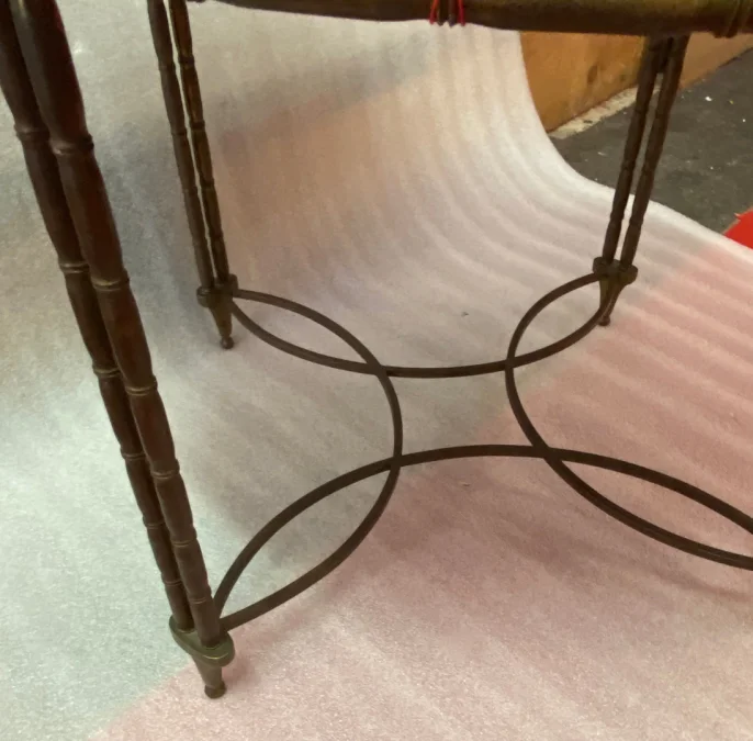 1950/70′ Round Bronze Coffee Table Palm Tree Decor, Black Chinese Lacquer Top Maison Baguès Style