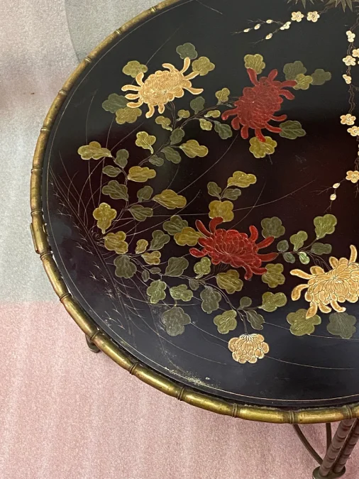 1950/70′ Round Bronze Coffee Table Palm Tree Decor, Black Chinese Lacquer Top Maison Baguès Style