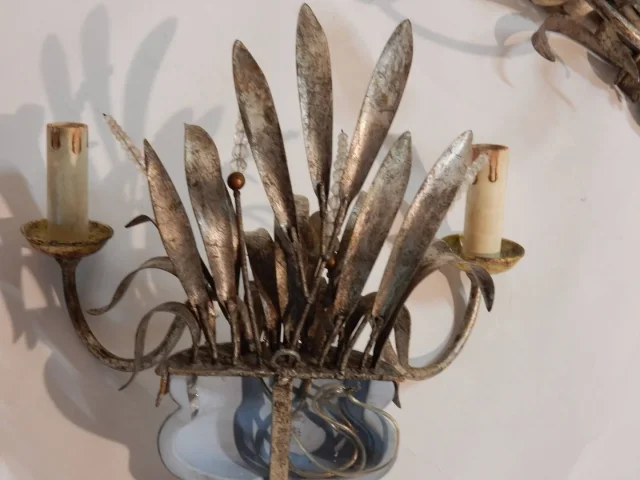 1970' Paire d'Appliques Métal Argenté Décor d'Urne Et De Roseaux