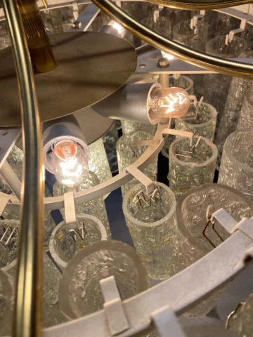 1970′ Doria Chandelier 4 Levels 78 Blown Glass Crystals Design Venini Murano