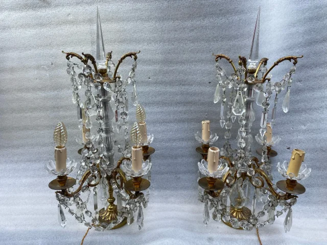 1950′ Paire De Lampes Girandoles Bronze 4 Bras Pampilles Et Poignards Baccarat