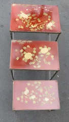 1970′ Series of 3 Nesting Tables Maison Style Jansen Deco Bamboo in Gilt Bronze Trays with Red Chinese Lacquer Landscape Decor with Bird