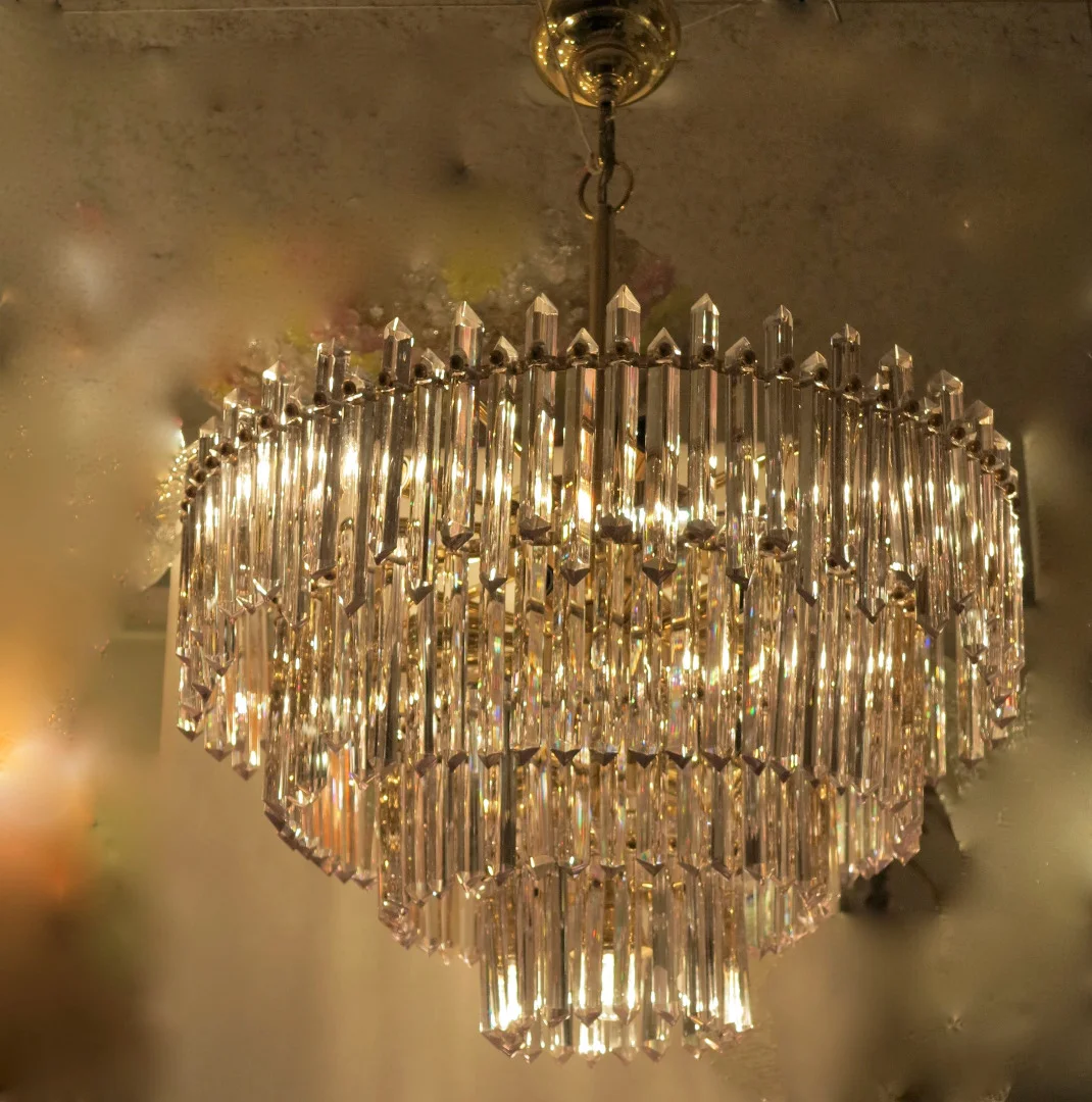 1970′ Chandelier 180 Crystals 17 Bulbs