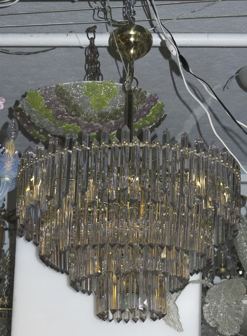 1970′ Chandelier 180 Crystals 17 Bulbs