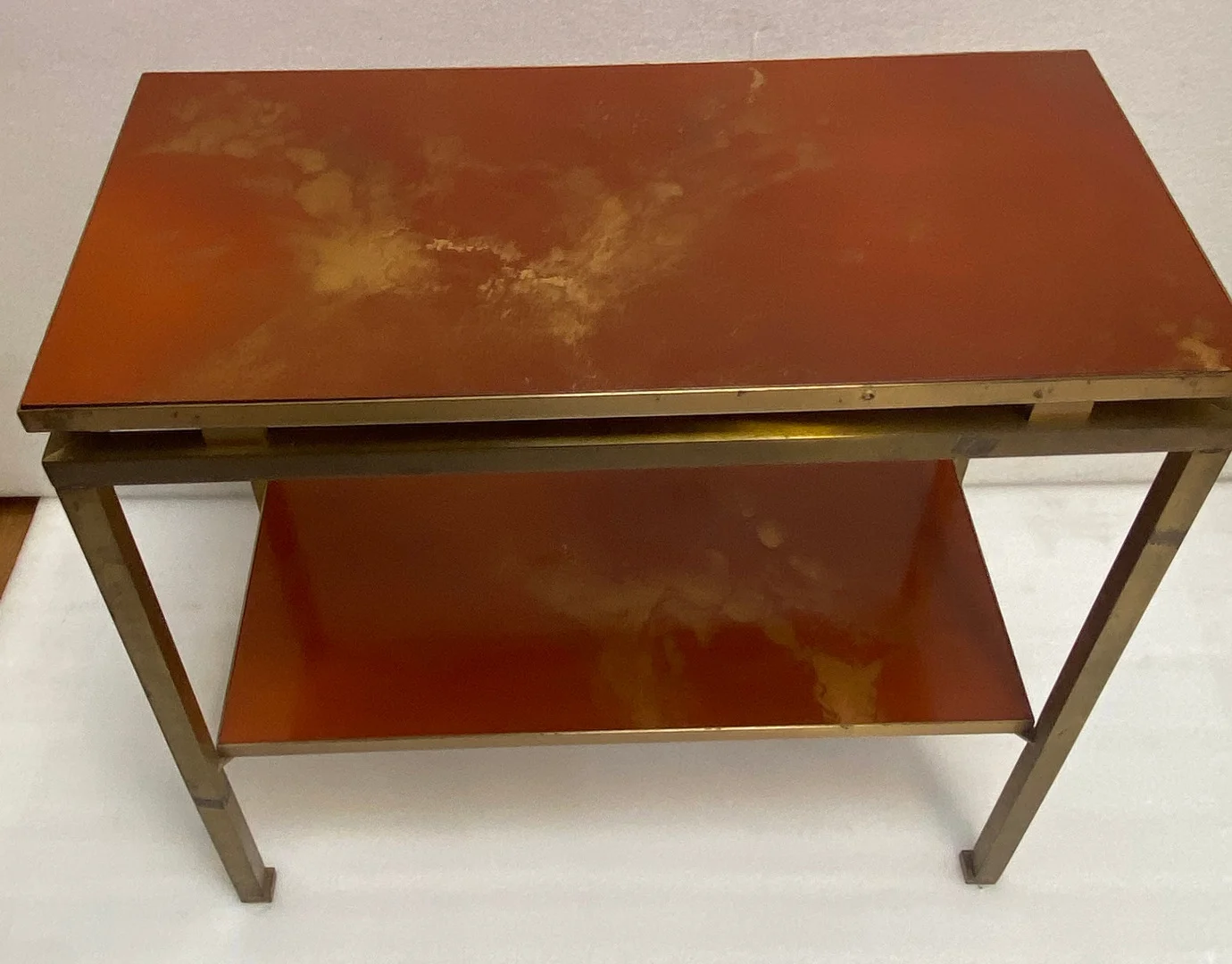 1970′ Bout De Canapé à 2 Niveaux Maison Jansen Plateaux Laque Mélaminé Orange Avec Decors A L’Or