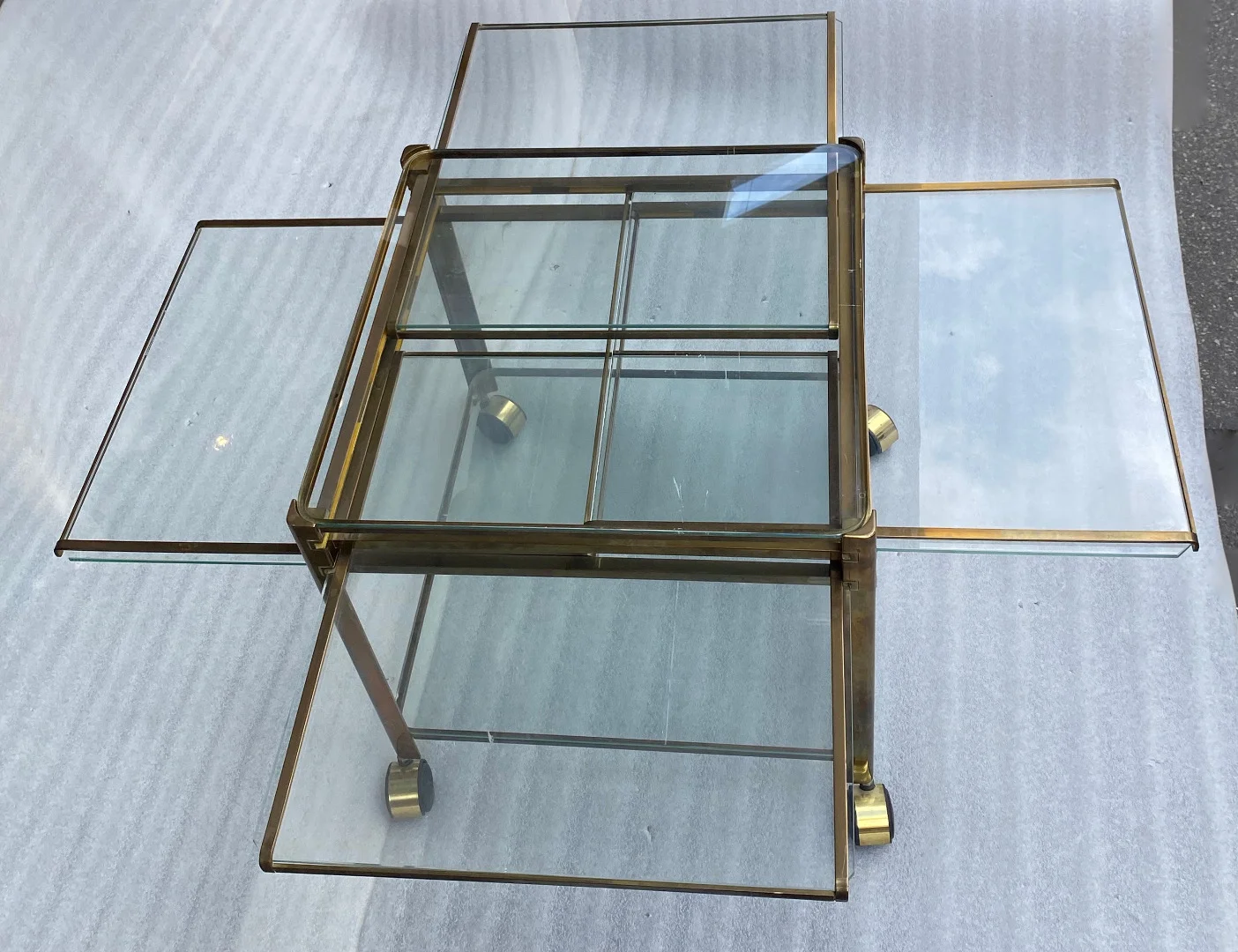 1970′ Desserte Roulante Extensible Maison MALABERT Provenance Palace Parisien En Laiton Patiné