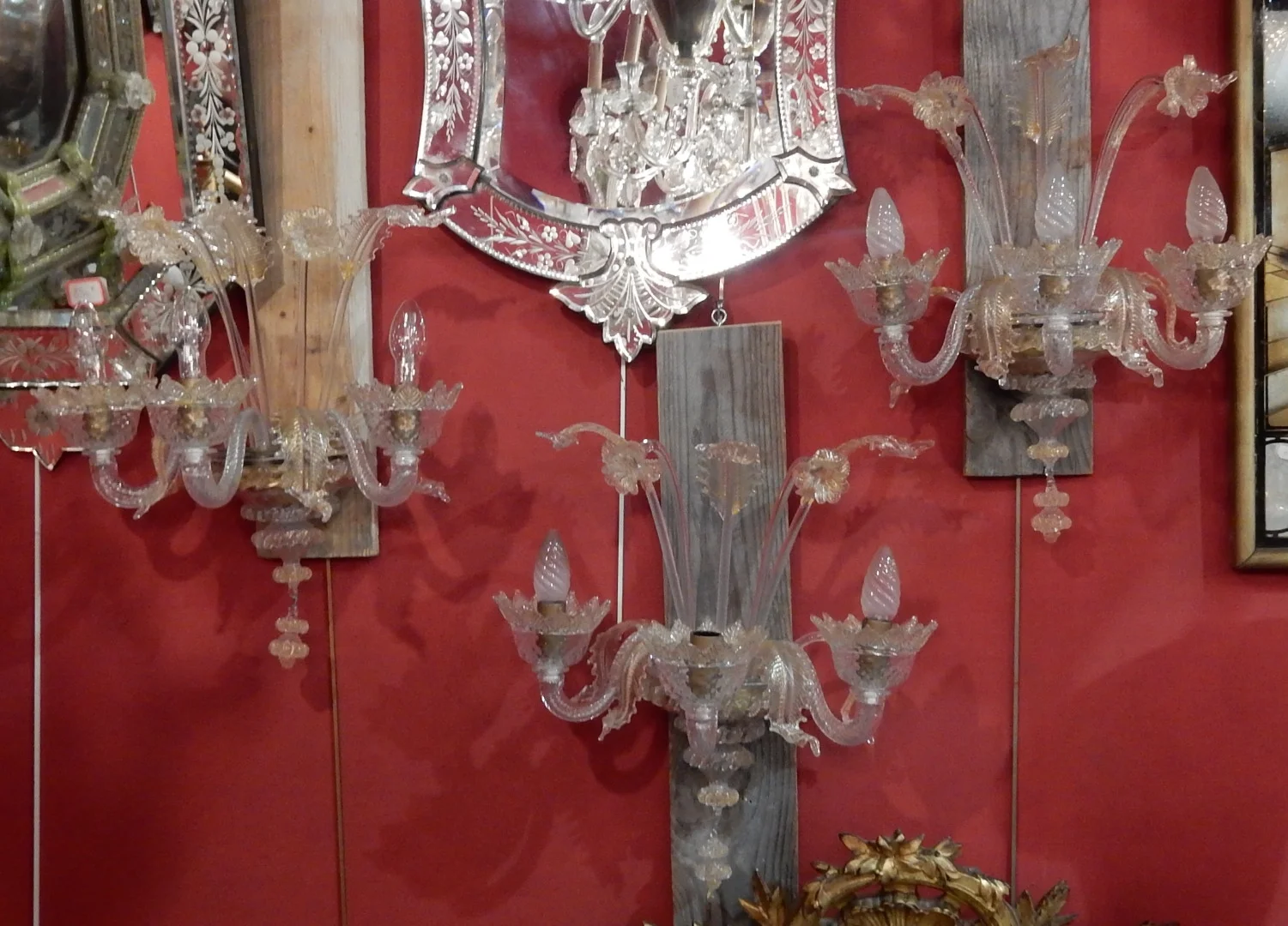 1950/70' Suite of 3 Sconces with 3 Arms of Light in Murano Crystal With Gold Flakes