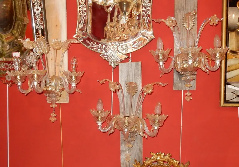 1950/70' Suite of 3 Sconces with 3 Arms of Light in Murano Crystal With Gold Flakes