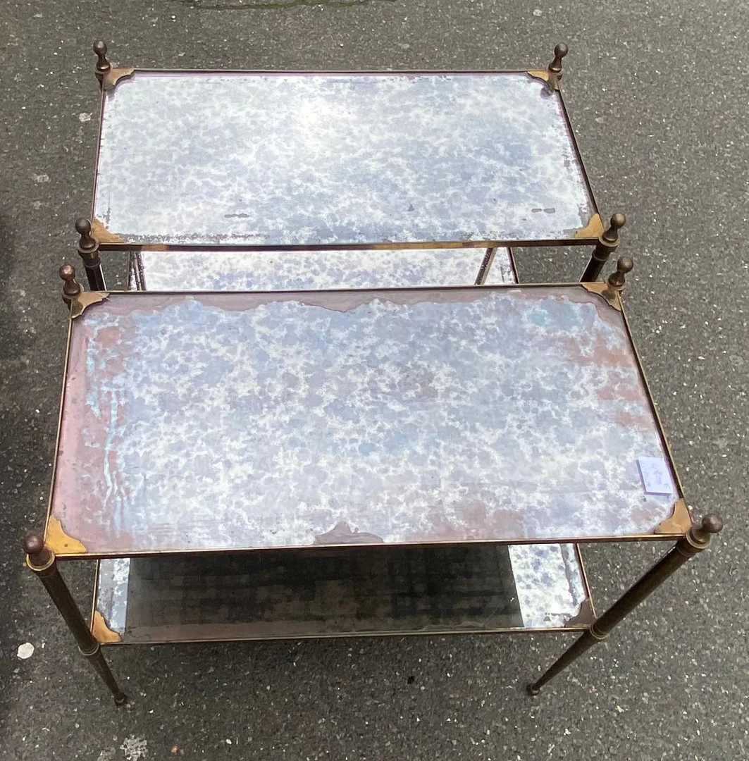 Paire de Tables Maison Jansen En Bronze Patiné Avec Plateaux Miroirs Vintage