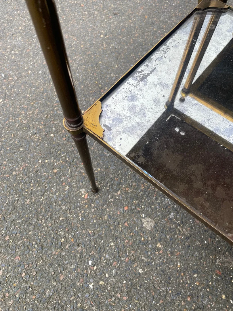 Paire de Tables Maison Jansen En Bronze Patiné Avec Plateaux Miroirs Vintage