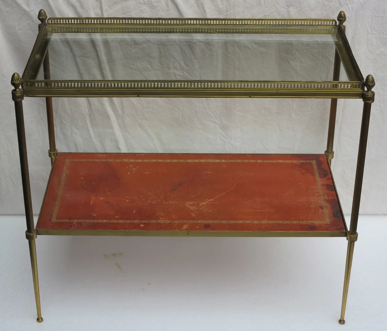 1970′ Étagère en Bronze avec Galerie Maison Baguès et 2 Plateaux Vitre et Gainés de Cuir Beige
