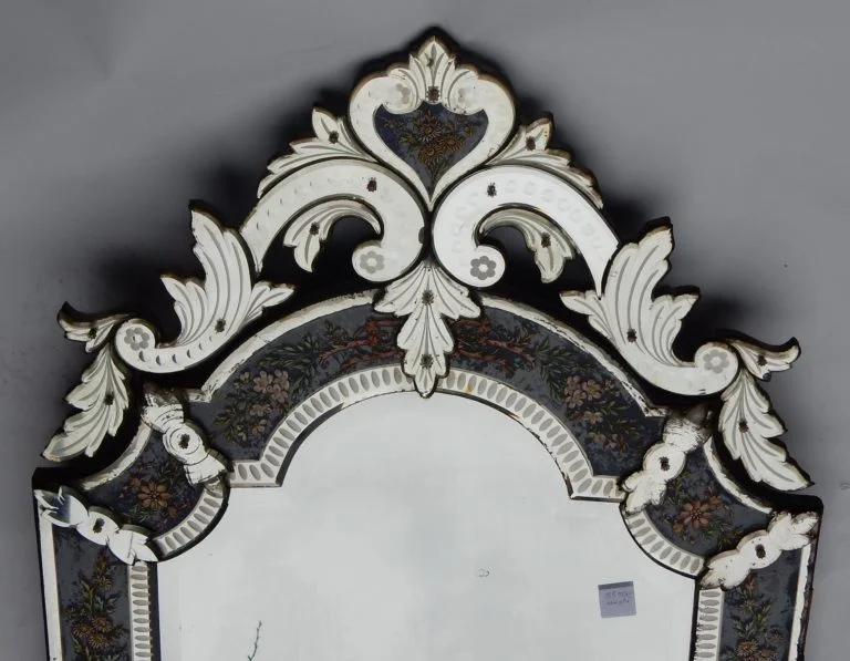 1880/1900′ Miroir Napoléon III Venise Rectangulaire, Cadre en Verre Bleu Orné de Fleurs Émaillées DLG LXIV