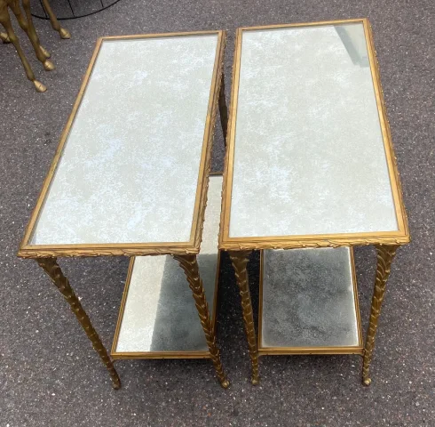 1950′ Paire de Tables Maison Baguès Décor Bambou en Bronze Argenté Avec Plateaux Miroirs Oxydés Vieilli