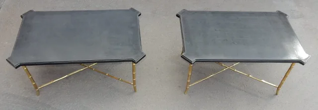 1950/70′ Paire de Bouts de Canapés Bronze Modèle Bambou Plateau Laque de Chine Style Maison Jansen