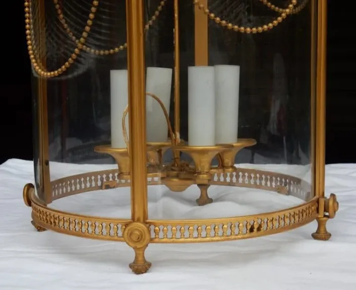 1950/60 Lantern in Gilt Bronze Style LXIV Height: 59 cm Diameter: 36 cm