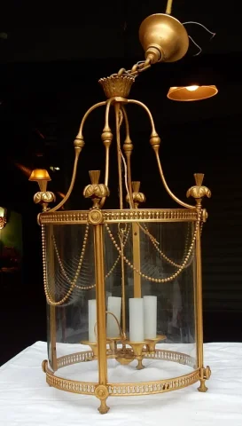 1950/60 Lanterne en Bronze Doré Style LXIV Hauteur : 59 cm Diamètre : 36 cm