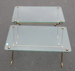 1970′ Paire de Tables Aux Têtes de Cygnes en Laiton Avec Plateaux en Verre1970′ Paire de Tables Aux Têtes de Cygnes en Laiton Avec Plateaux en Verre