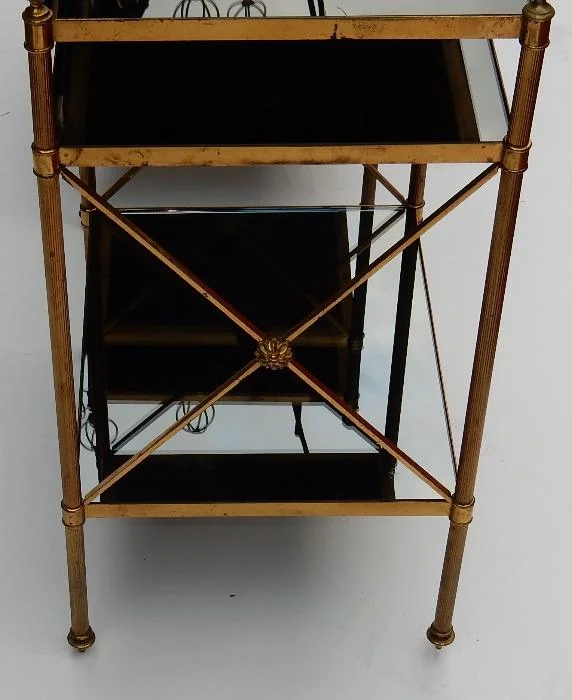 1950/70′ Paire d’Étagères en Laiton à 3 Niveaux Maison Baguès à Croisillons Plateaux Opaline Noire