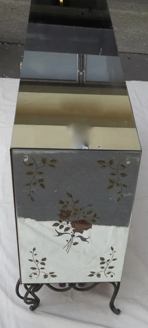 1950/70′ Paire De Buffets Miroir Avec Décor Fleurs Églomisées